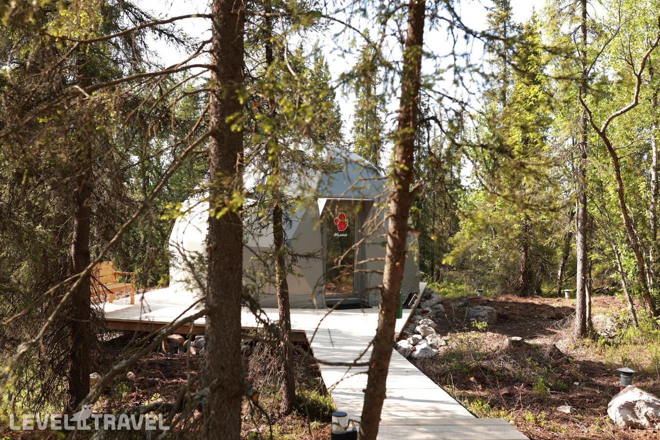 фотографии номера Купольный эко-шатёр отеля Лапландская Деревня в Россия(Кольский район) - фото №2