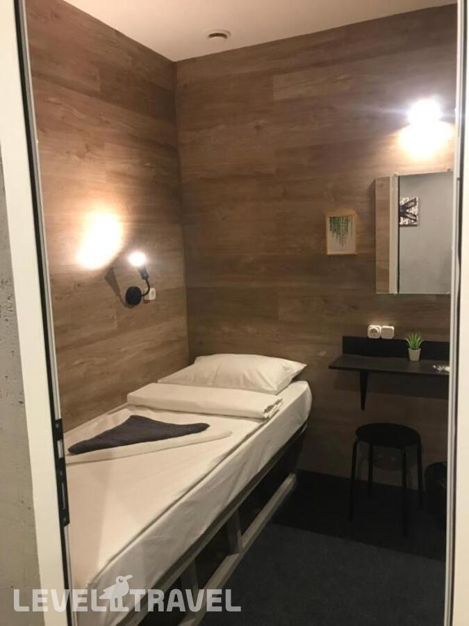 фотографии номера 1-местный номер делюкс (без окна) отеля Гостиница ShelterS Тульская (ШелтерС) в Россия(Южный административный округ (ЮАО)) - фото №1