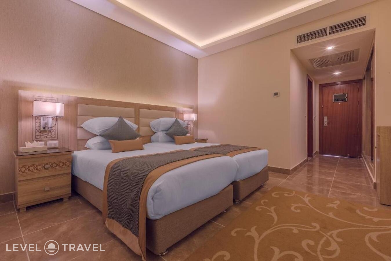 фотографии номера Делюкс с видом на бассейн отеля Pickalbatros Aqua Blu Resort Hurghada (Ex. Albatros Sea World) в Египет(Хургада (город)) - фото №2