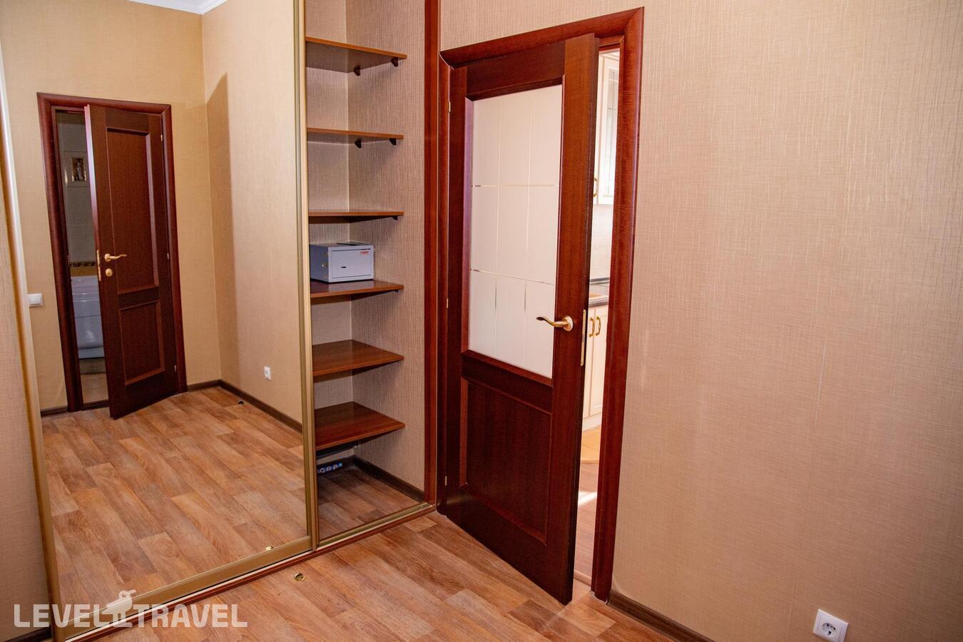 фотографии номера 1-комнатный номер люкс с 1 двуспальной кроватью отеля Союз в Россия(Томск) - фото №9