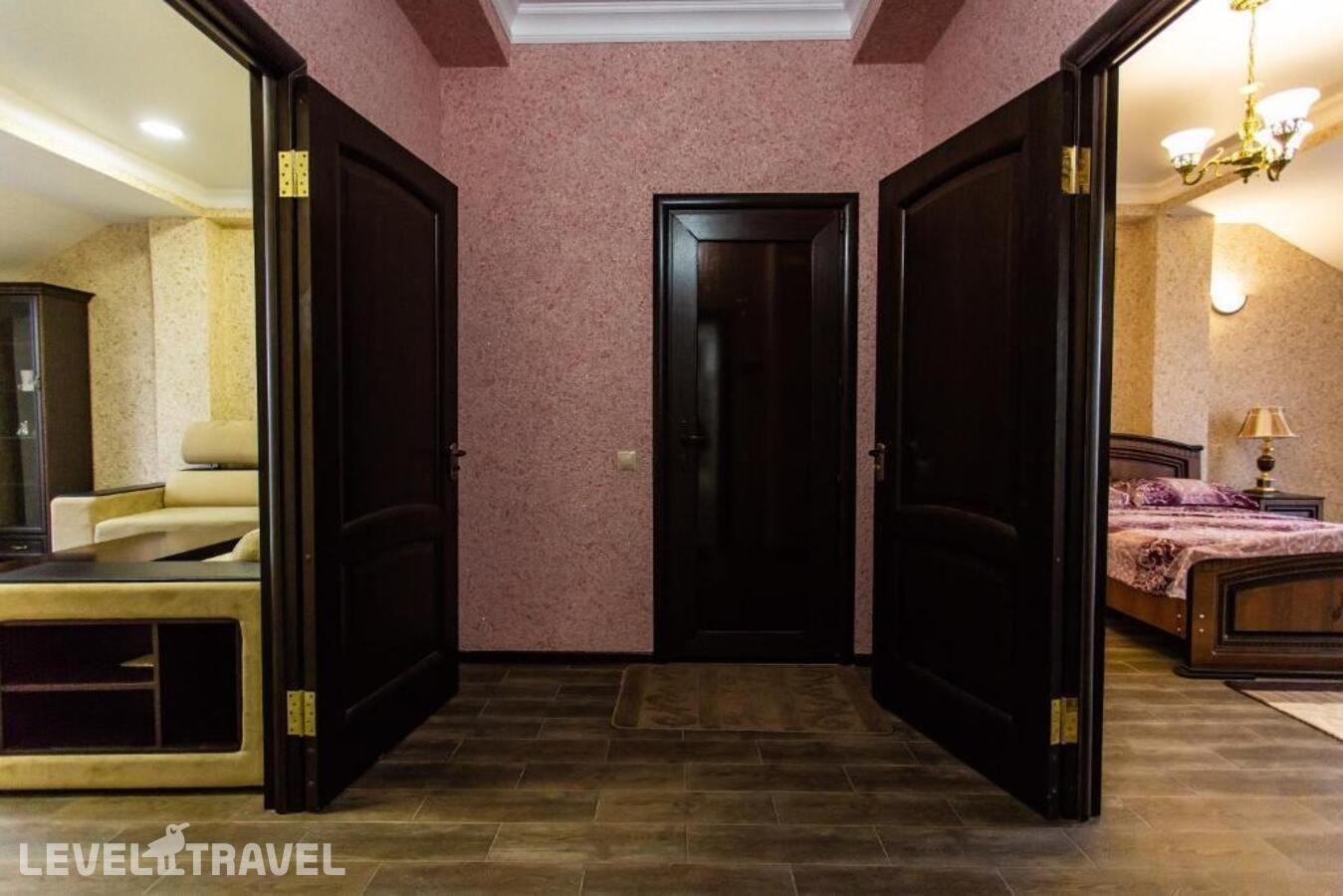 фотографии номера Семейный люкс (2 комнаты) отеля Отель Океан в Россия(Избербаш) - фото №30