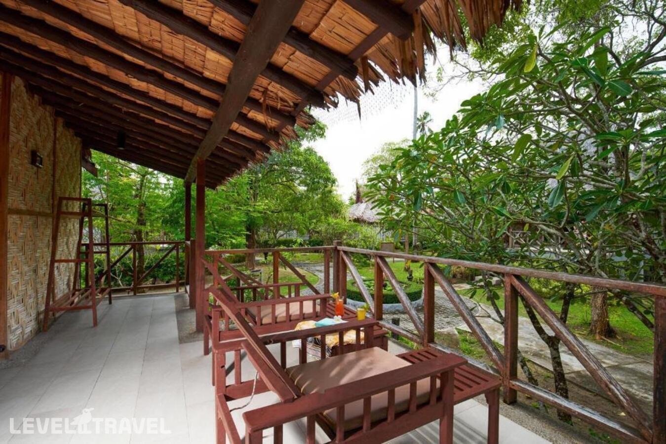 фотографии номера Двухместное бунгало Deluxe Garden двуспальная кровать отеля Saii Phi Phi Island Village в Таиланд(о. Пхи-Пхи) - фото №5