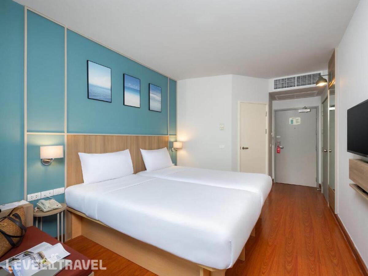 фотографии номера Стандартный (две односпальные кровати) отеля Ibis Samui Bo Phut Beach Resort в Таиланд(Бопхут Бич) - фото №1