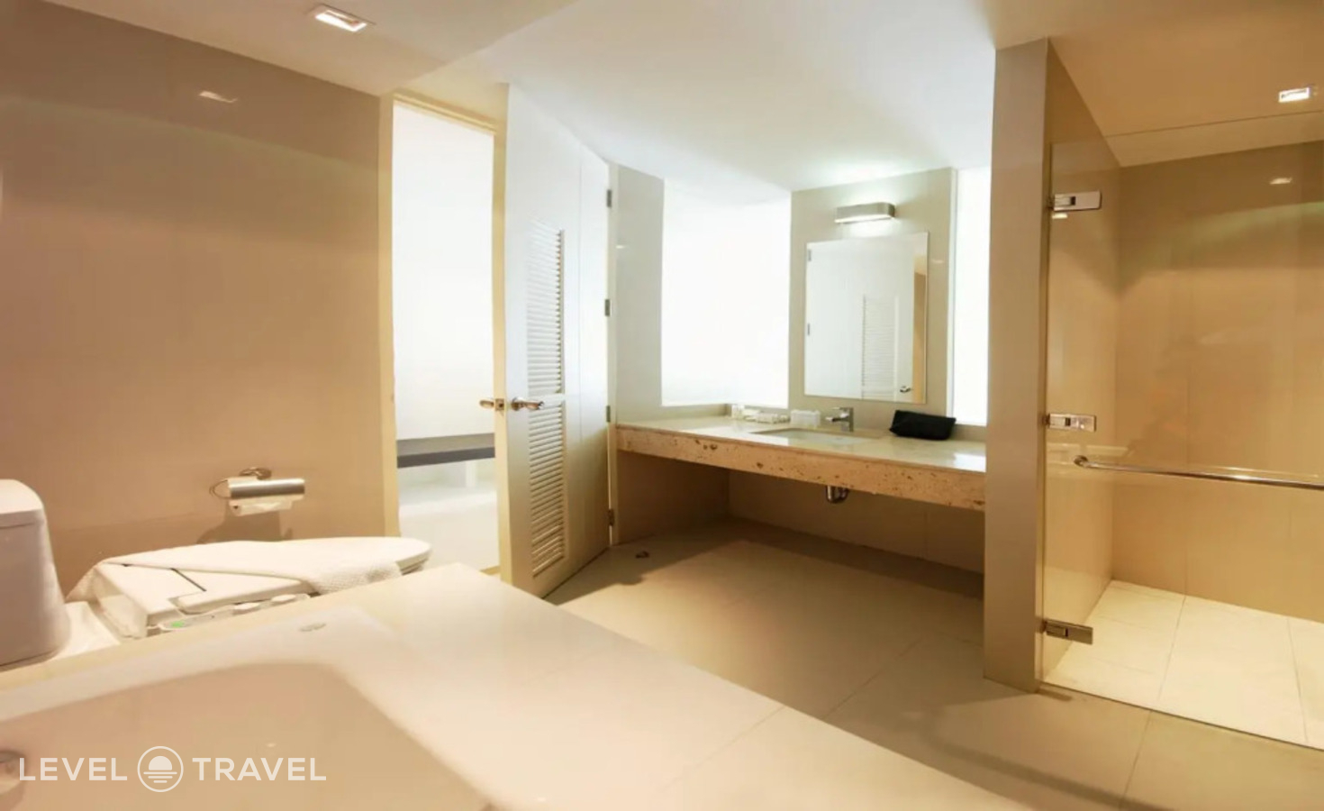 фотографии номера Трёхместное Pent View отеля The Lantern Resort Patong в Таиланд(Патонг Бич) - фото №6