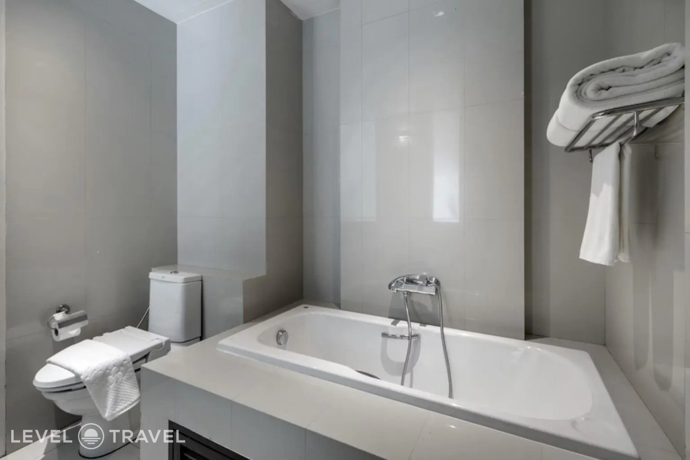 фотографии номера Трёхместное Pent View отеля The Lantern Resort Patong в Таиланд(Патонг Бич) - фото №5