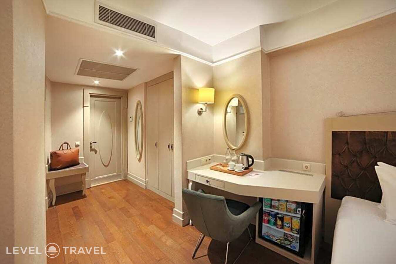 фотографии номера Четырехместный номер отеля Faros Hotel Sultanahmet в Турция(Фатих) - фото №6