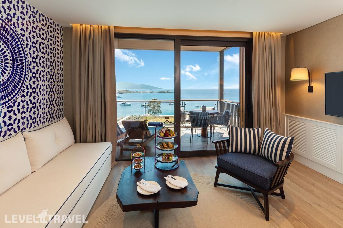 фотографии номера Улучшенный с видом на море отеля Kaya Palazzo Resort & Residence Le Chic Bodrum в Турция(Гюмбет) - фото №4