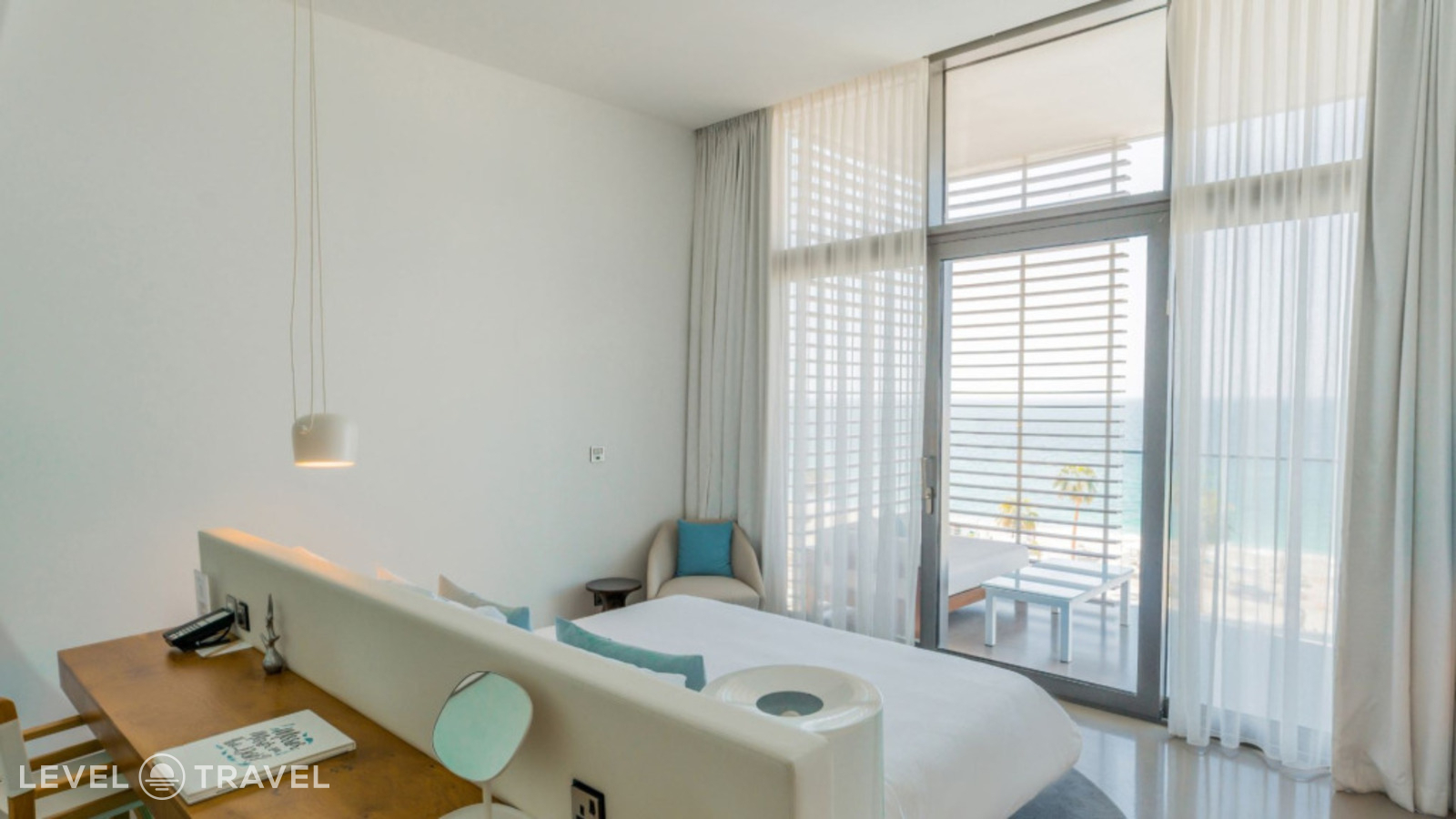фотографии номера Люкс Ultra с видом на море отеля Nikki Beach Resort & Spa в ОАЭ(Дубай Джумейра) - фото №1