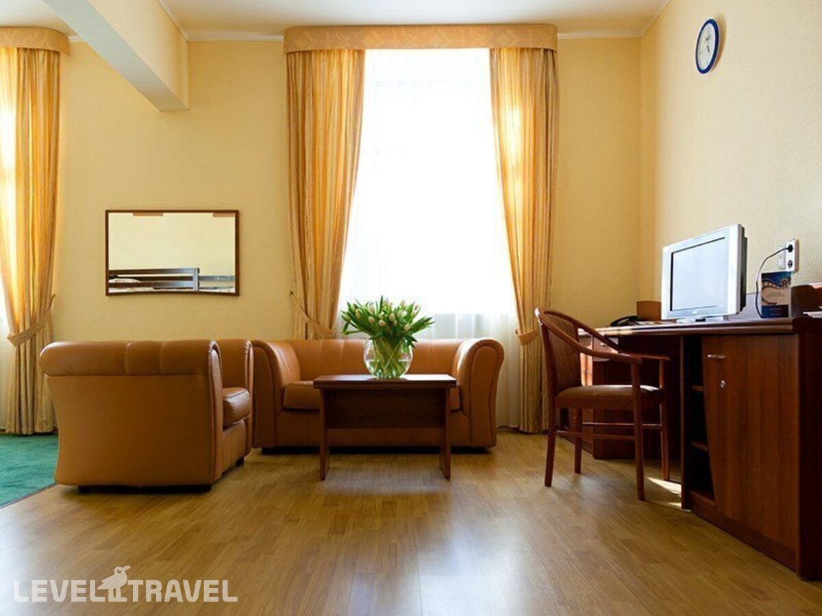 фотографии номера Семейный номер отеля Максима Заря Отель (Maxima Zarya Hotel) в Россия(Северо-восточный административный округ (СВАО)) - фото №8