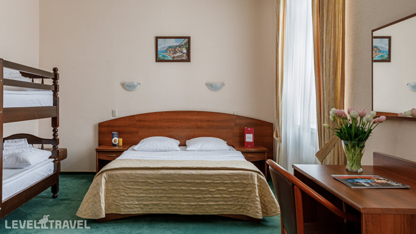 фотографии номера Семейный номер отеля Максима Заря Отель (Maxima Zarya Hotel) в Россия(Северо-восточный административный округ (СВАО)) - фото №11