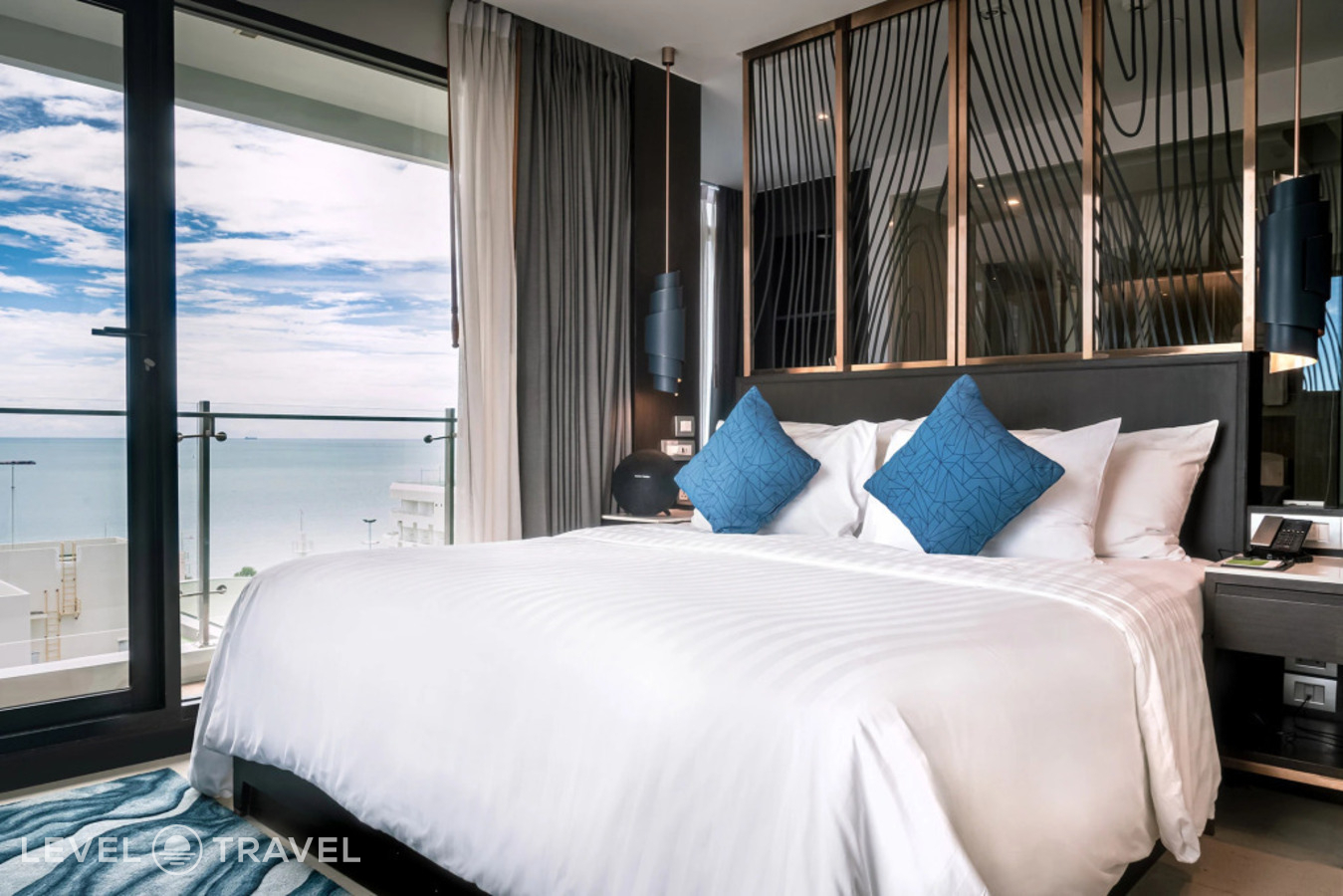 фотографии номера Двухместный полулюкс Ocean двуспальная кровать отеля Mytt Beach Hotel в Таиланд(Центральная Паттайя) - фото №2