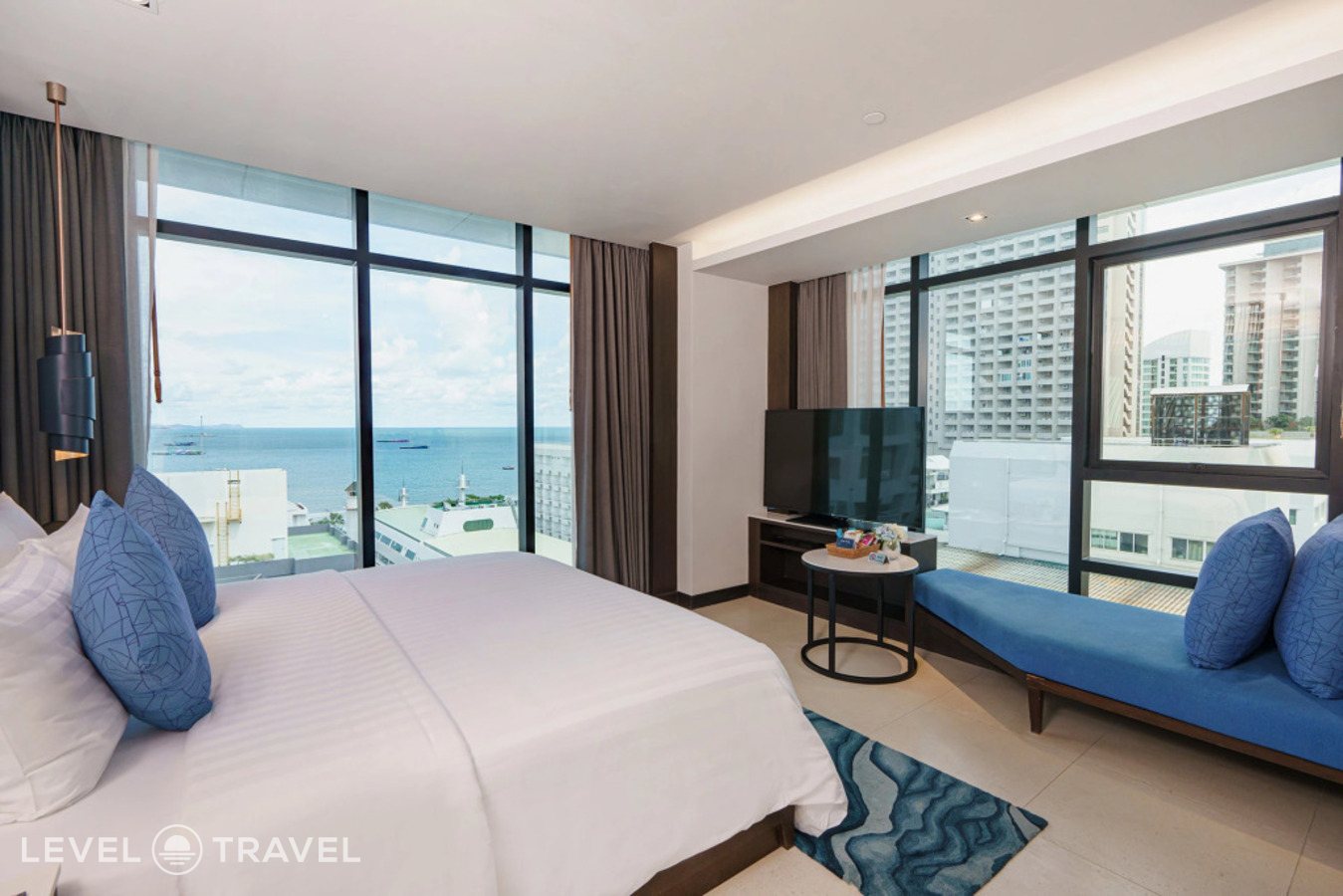 фотографии номера Двухместный полулюкс Ocean двуспальная кровать отеля Mytt Beach Hotel в Таиланд(Центральная Паттайя) - фото №1