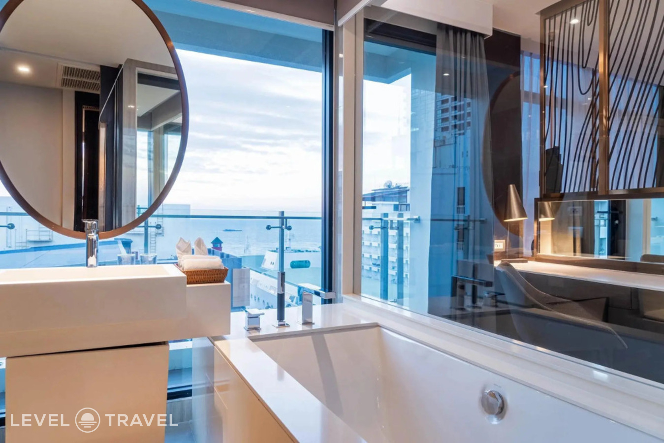 фотографии номера Двухместный полулюкс Urban двуспальная кровать отеля Mytt Beach Hotel в Таиланд(Центральная Паттайя) - фото №4