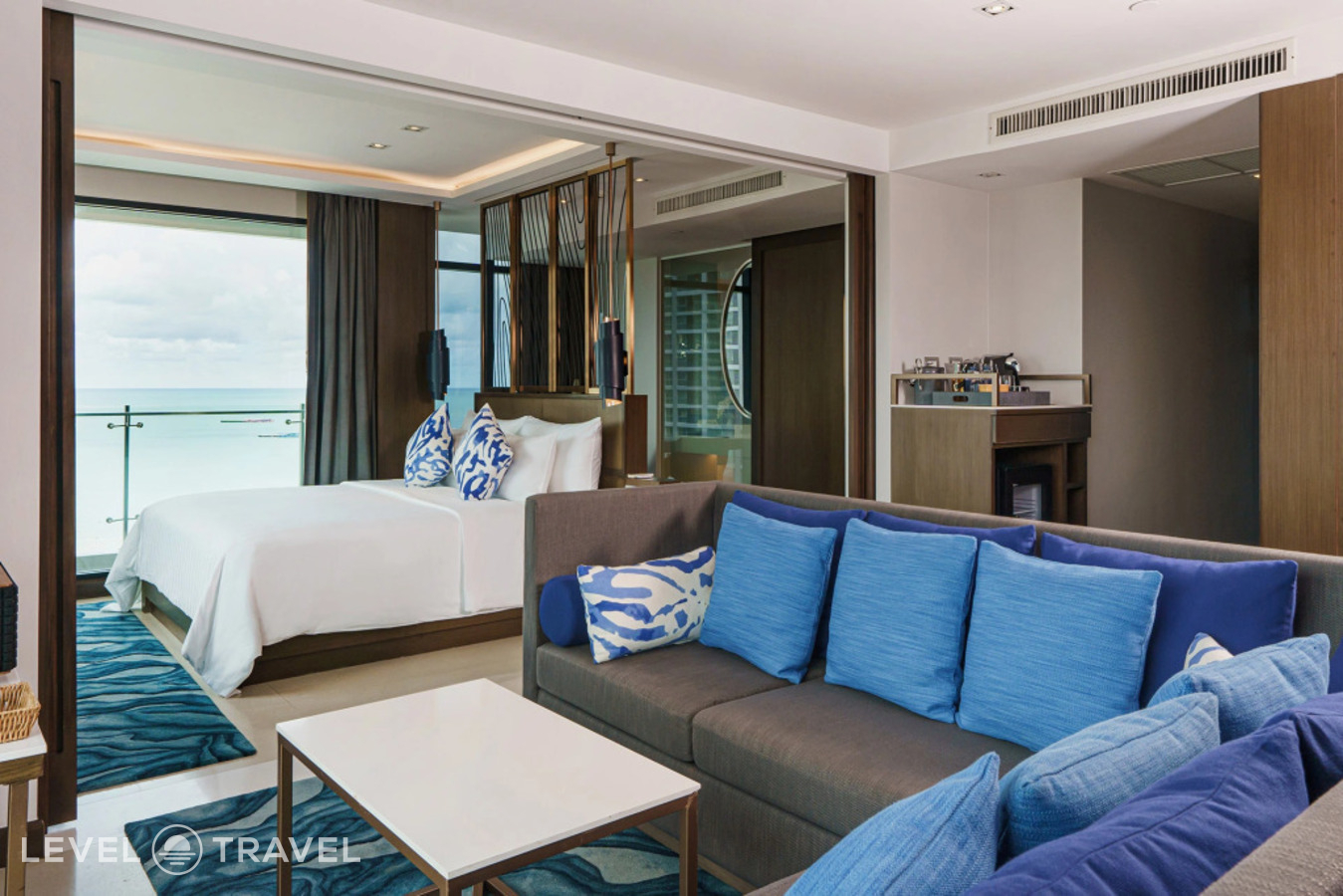 фотографии номера Двухместный Marina Suite двуспальная кровать отеля Mytt Beach Hotel в Таиланд(Центральная Паттайя) - фото №4