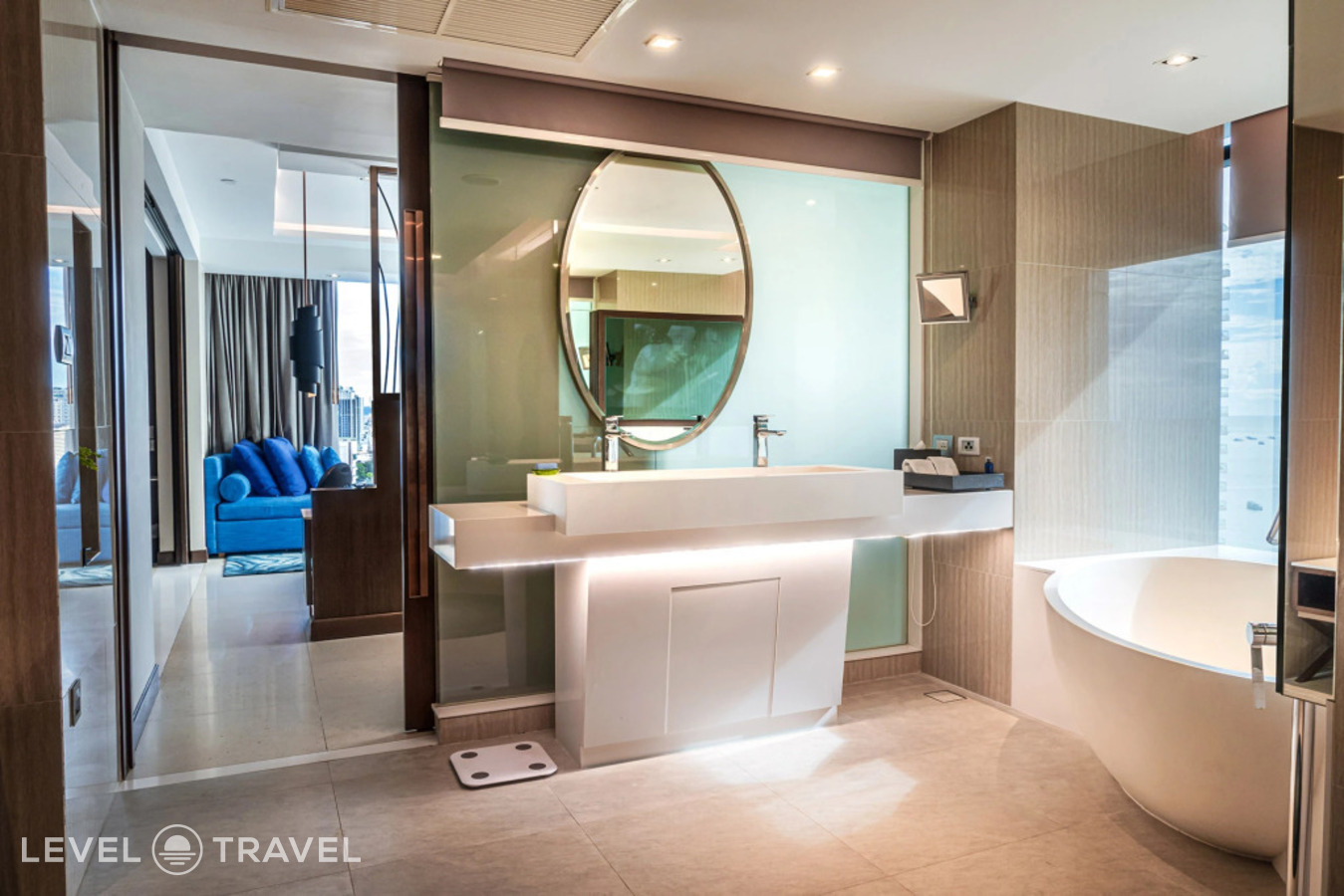 фотографии номера Двухместный Marina Suite двуспальная кровать отеля Mytt Beach Hotel в Таиланд(Центральная Паттайя) - фото №6