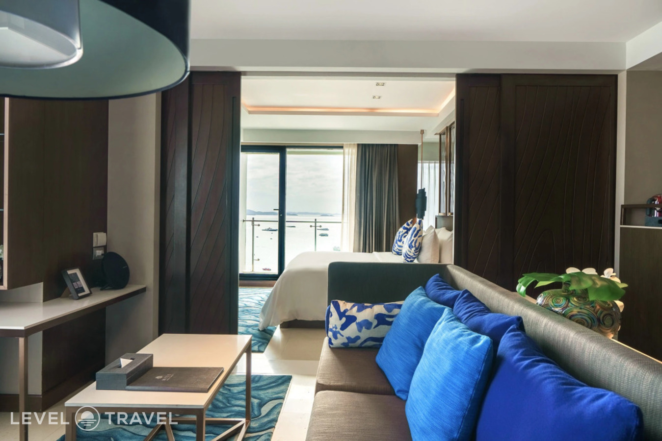 фотографии номера Двухместный Marina Suite двуспальная кровать отеля Mytt Beach Hotel в Таиланд(Центральная Паттайя) - фото №2