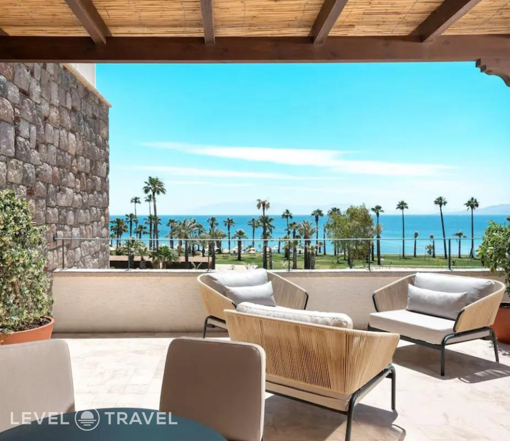 фотографии номера Люкс с террасой с видом на море отеля Radisson Collection Bodrum в Турция(Акьярлар) - фото №4