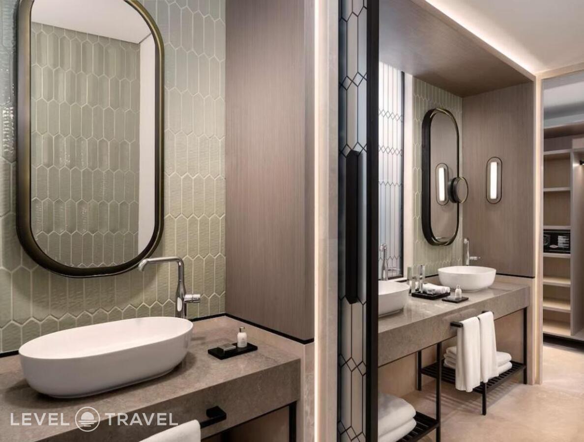фотографии номера Люкс с террасой с видом на море отеля Radisson Collection Bodrum в Турция(Акьярлар) - фото №6