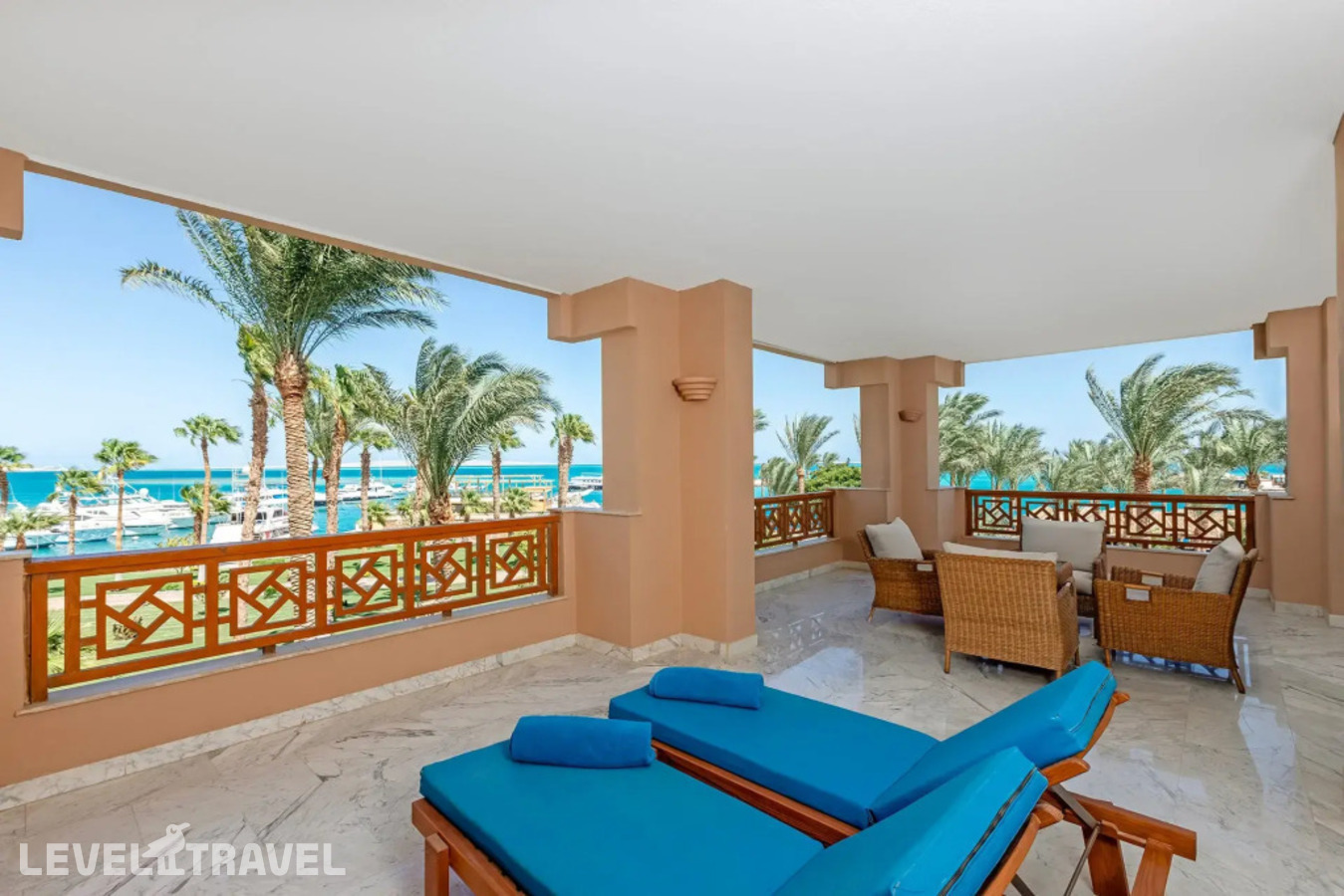 фотографии номера Семейный люкс с видом на море отеля Continental Hurghada (Ex.Movenpick Resort) в Египет(Хургада (город)) - фото №5