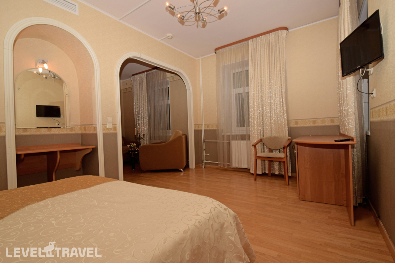 фотографии номера Люкс с видом на город отеля Империя SPA (Империя СПА) в Россия(Центральный район) - фото №8