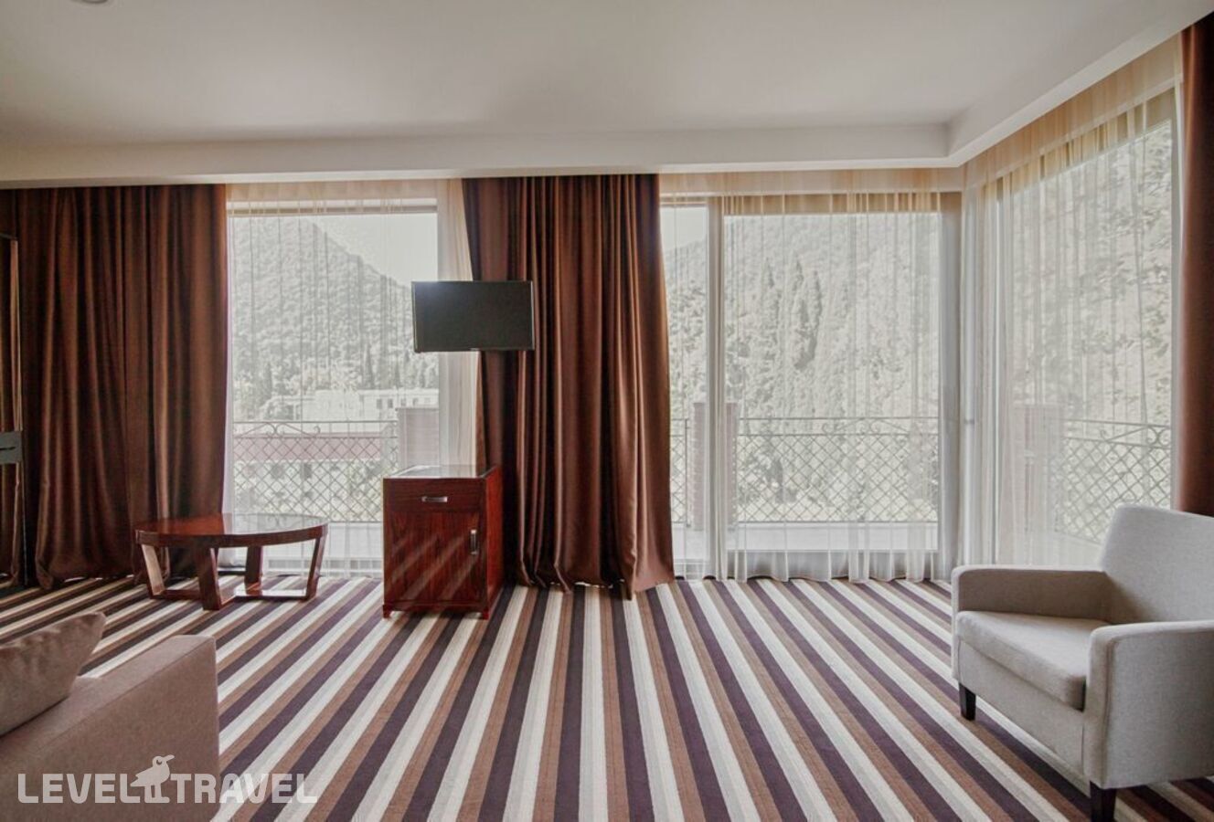 фотографии номера Люкс с видом на море отеля Афон Резорт (Afon Resort Black Sea Hotel) в Абхазия(Новый Афон) - фото №4