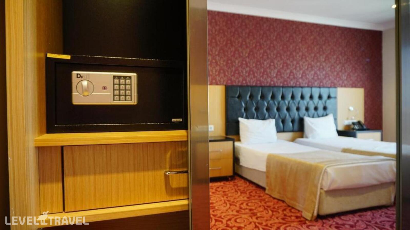 фотографии номера Трехместный с видом на город отеля Vois Hotel в Турция(Аташехир) - фото №1