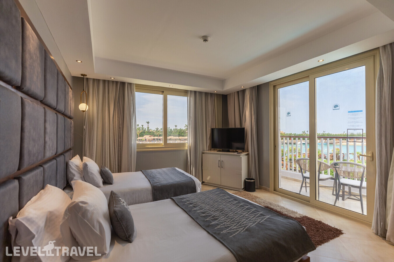 фотографии номера Люкс с джакузи отеля Posh Club By Sunrise Crystal Bay Resort в Египет(Хургада) - фото №3