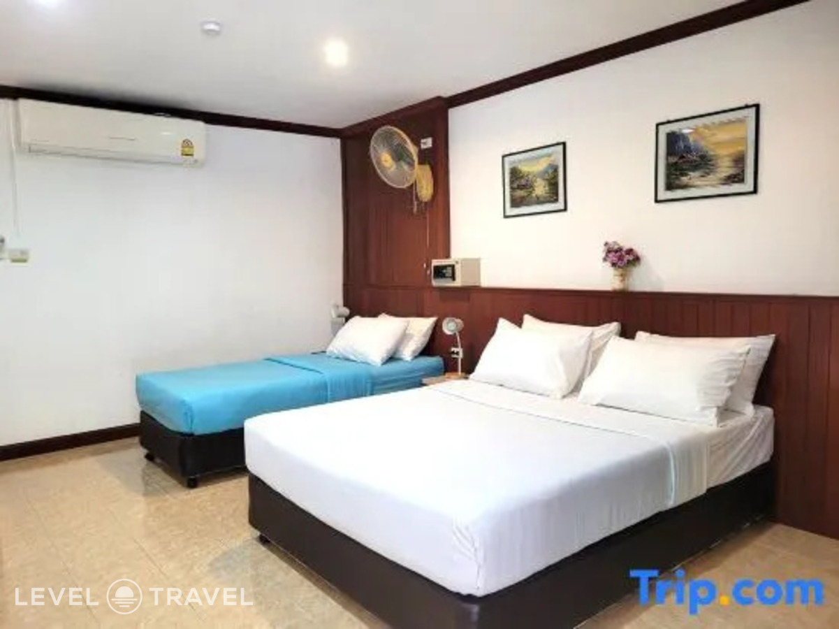 фотографии номера Трехместный делюкс с балконом отеля Rabbit Mansion Patong Hotel в Таиланд(Патонг Бич) - фото №10