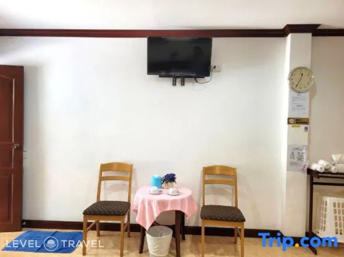 фотографии номера Трехместный делюкс с балконом отеля Rabbit Mansion Patong Hotel в Таиланд(Патонг Бич) - фото №6