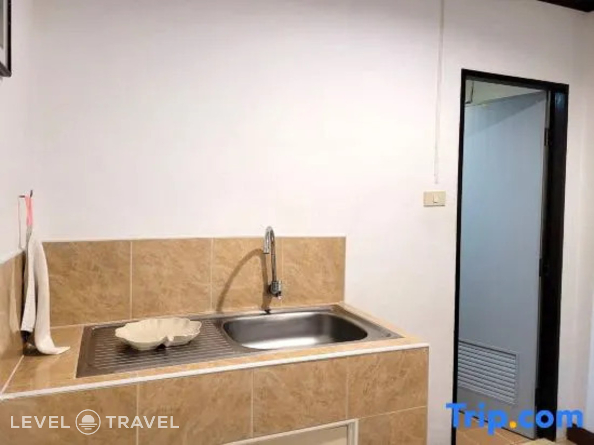 фотографии номера Трехместный делюкс с балконом отеля Rabbit Mansion Patong Hotel в Таиланд(Патонг Бич) - фото №4