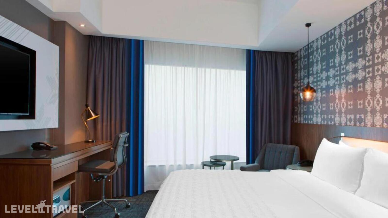 фотографии номера Двухместный номер Terrace Corner двуспальная кровать отеля Le Méridien Kuala Lumpur в Малайзия(Куала-Лумпур) - фото №1