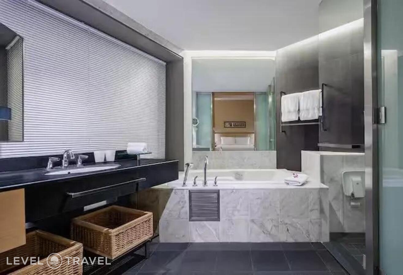 фотографии номера Двухместный Plus номер Executive двуспальная кровать отеля Hilton Kuala Lumpur в Малайзия(Куала-Лумпур) - фото №3