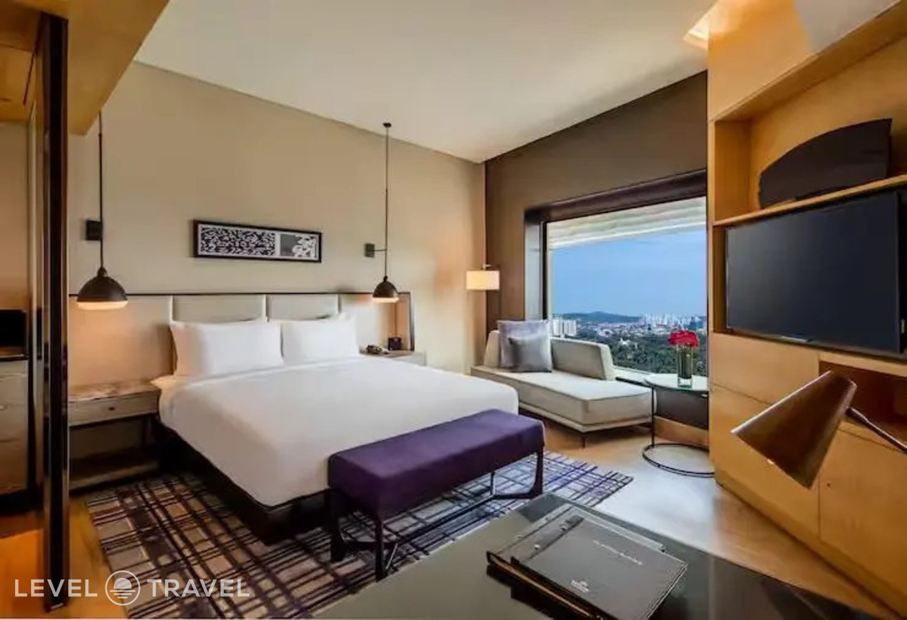фотографии номера Двухместный Plus номер Executive двуспальная кровать отеля Hilton Kuala Lumpur в Малайзия(Куала-Лумпур) - фото №1