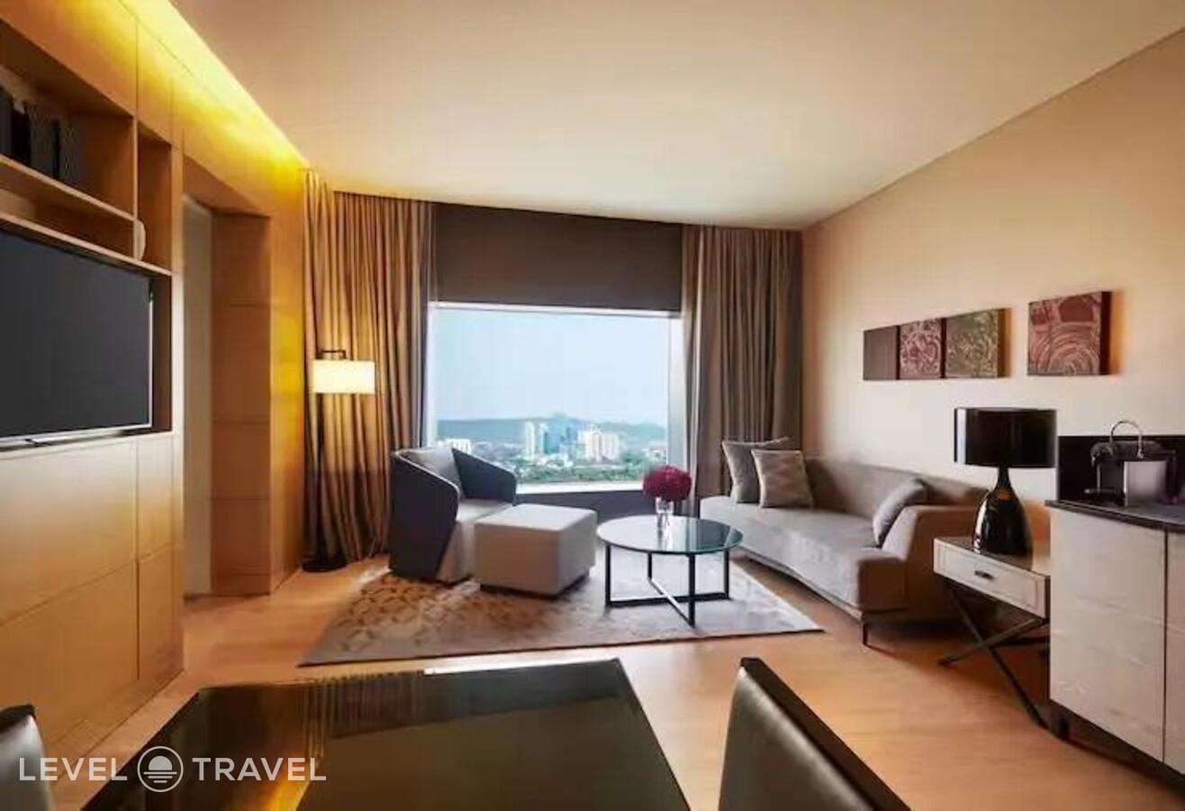 фотографии номера Двухместный люкс Grand Executive двуспальная кровать отеля Hilton Kuala Lumpur в Малайзия(Куала-Лумпур) - фото №3