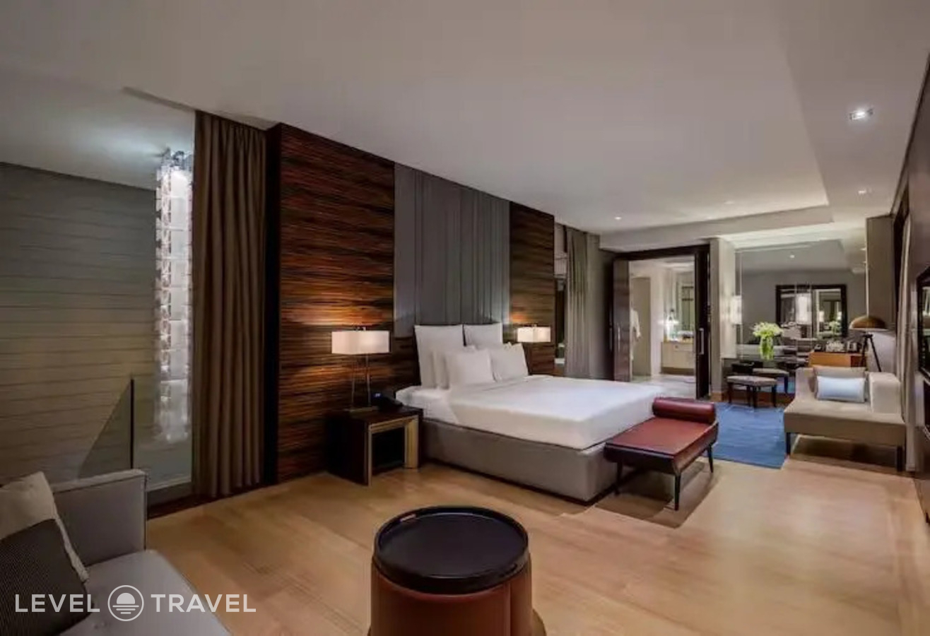 фотографии номера Двухместная Пентхаус двуспальная кровать отеля Hilton Kuala Lumpur в Малайзия(Куала-Лумпур) - фото №1