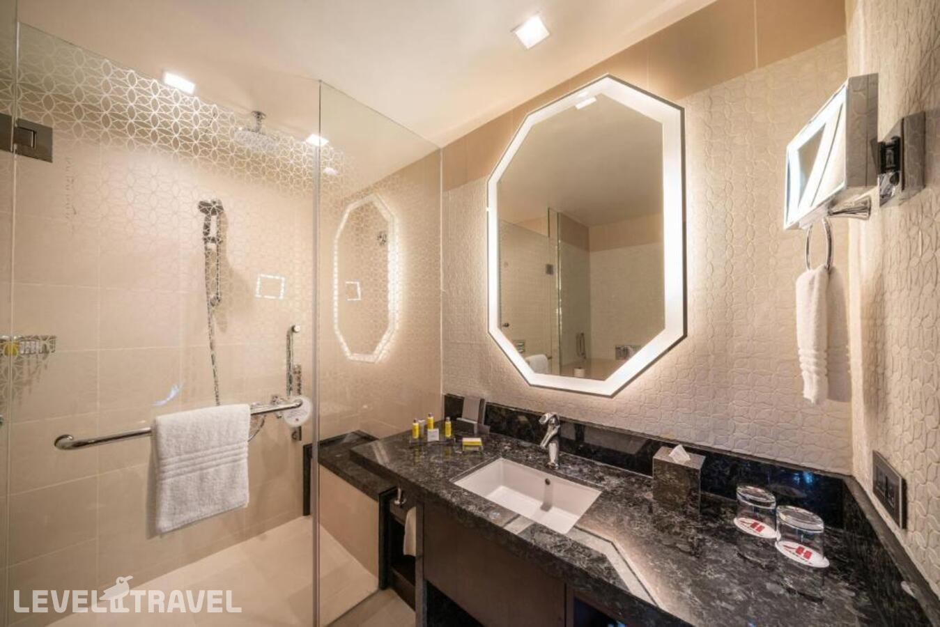 фотографии номера Четырёхместный номер Deluxe с видом на город отеля Jabal Omar Marriott Hotel, Makkah в Саудовская Аравия(Мекка) - фото №5