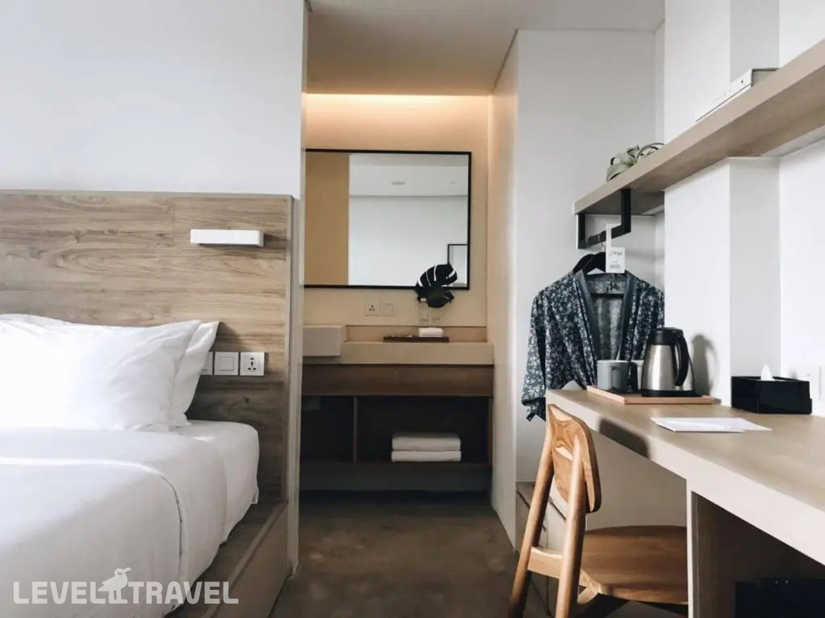 фотографии номера Трёхместный номер The Triple отеля Lloyd's Inn Bali - Chse Certified в Индонезия(Семиньяк) - фото №3
