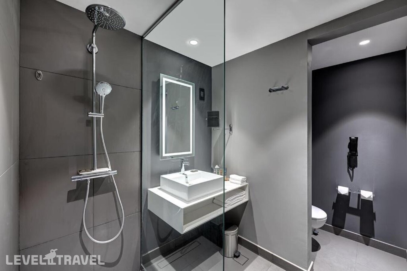 фотографии номера Улучшенный (две односпальные кровати) отеля Novotel Sharjah Expo Centre в ОАЭ(Шарджа) - фото №10