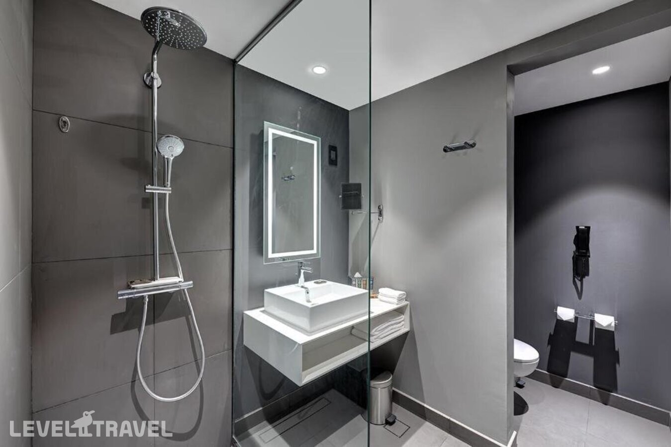 фотографии номера Улучшенный (две односпальные кровати) отеля Novotel Sharjah Expo Centre в ОАЭ(Шарджа) - фото №18