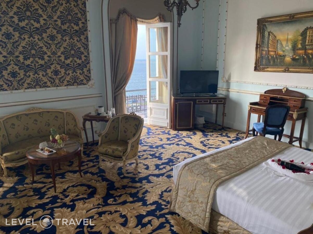 фотографии номера Люкс Paradise Golden с видом на море отеля Paradise Inn Le Metropole Hotel в Египет(Александрия) - фото №1