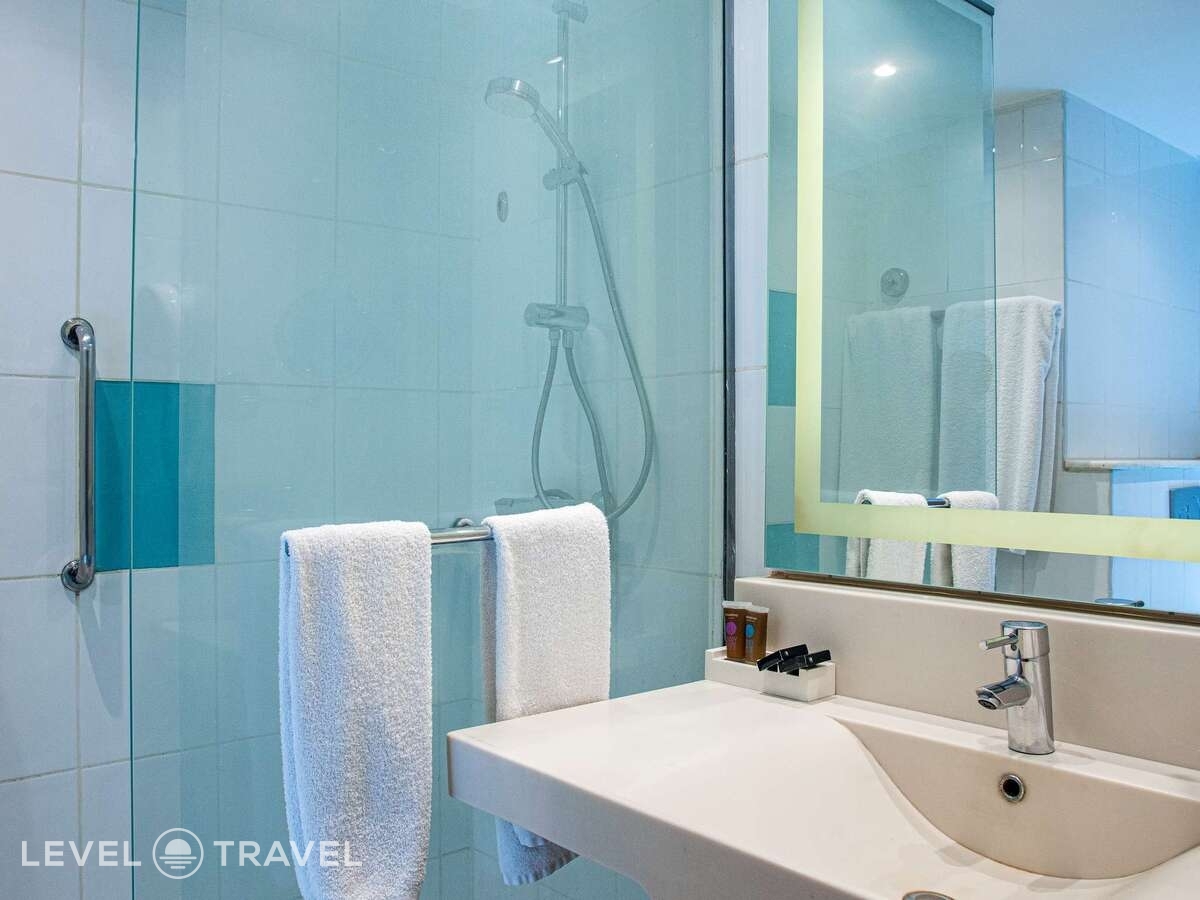 фотографии номера Улучшенный (двуспальная кровать и софа) отеля Hotel Novotel Cairo El Borg в Египет(Каир) - фото №5