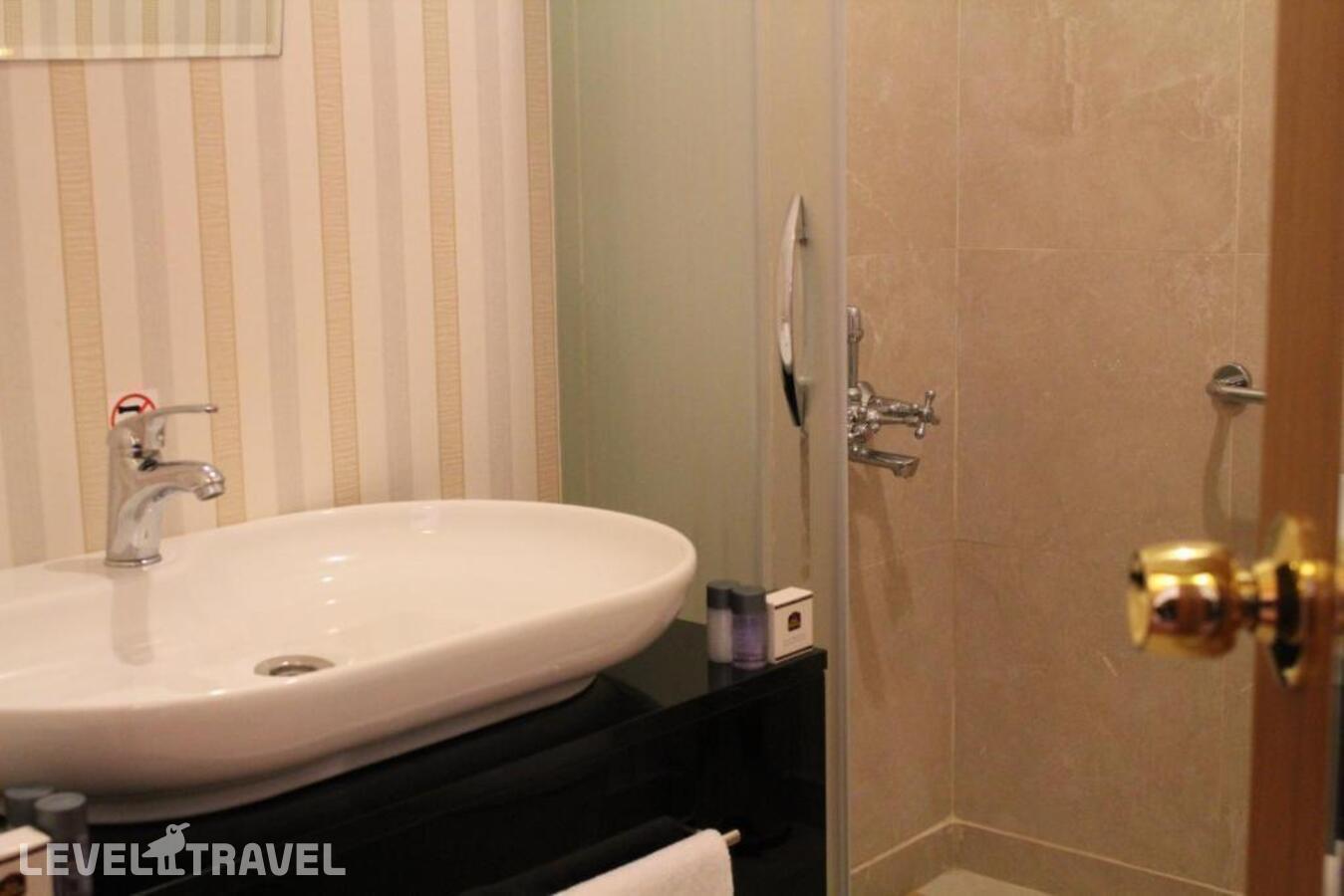 фотографии номера Стандартный номер отеля Bakirkoy Tashan Business & Airport Hotel (Ex. Best Western Tashan Business) в Турция(Бакыркёй) - фото №8