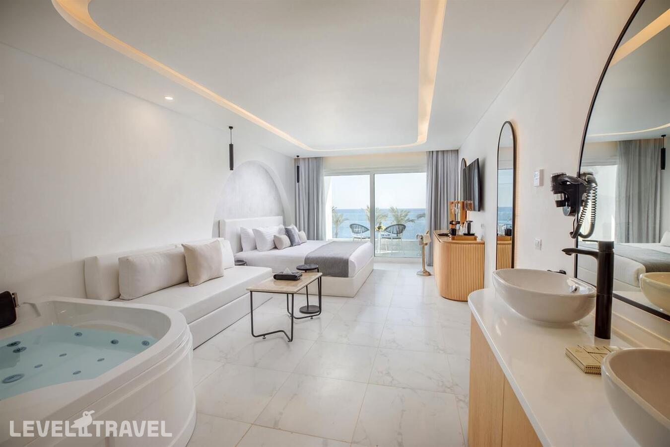 фотографии номера Делюкс с видом на море с джакузи отеля Sunrise White Hills Resort в Египет(Уайт Найт) - фото №4