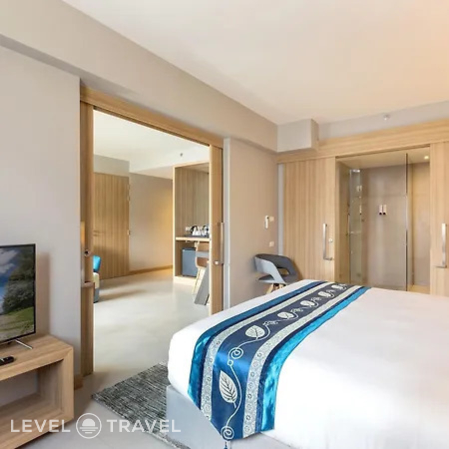 фотографии номера Люкс (2 спальни) отеля Mercure Phuket Patong Journeyhub (Ex. Oakwood Hotel Journeyhub Phuket) в Таиланд(Патонг Бич) - фото №1