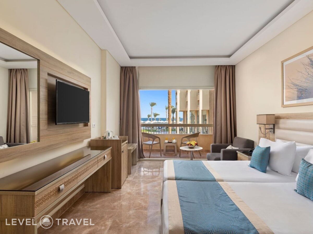 фотографии номера Делюкс с видом на море (две односпальные кровати) отеля Beach Albatros Resort Hurghada в Египет(Хургада (город)) - фото №1