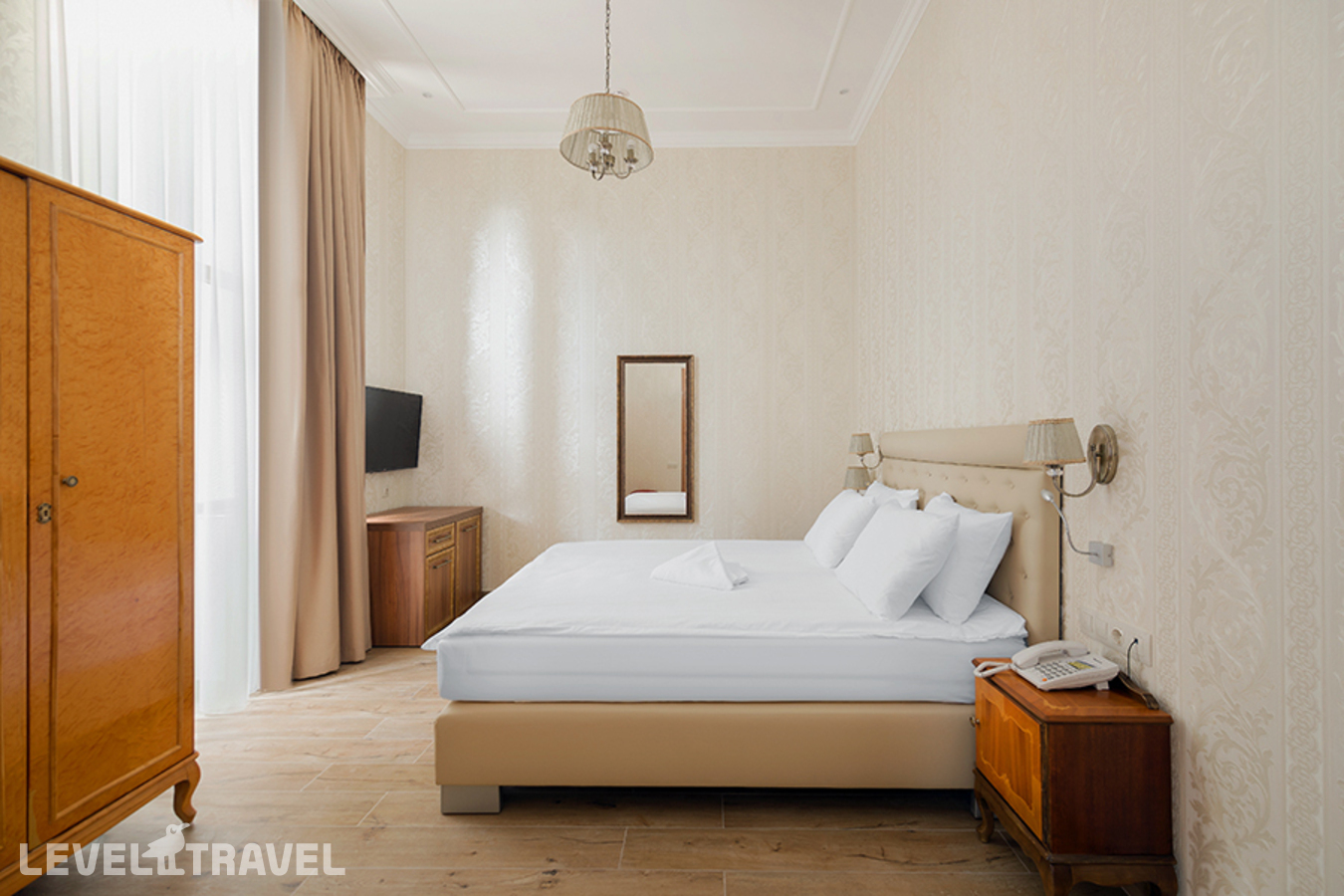 фотографии номера Люкс с балконом (2 комнаты) (корпус 1) отеля Amra Park Hotel & Spa в Абхазия(Гагра) - фото №1