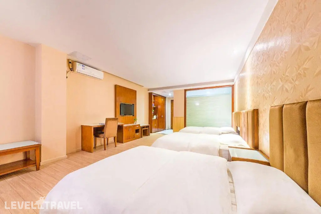 фотографии номера Трехместный номер отеля Kaiserdom Hotel Airport Branch в Китай(Гуанчжоу) - фото №3