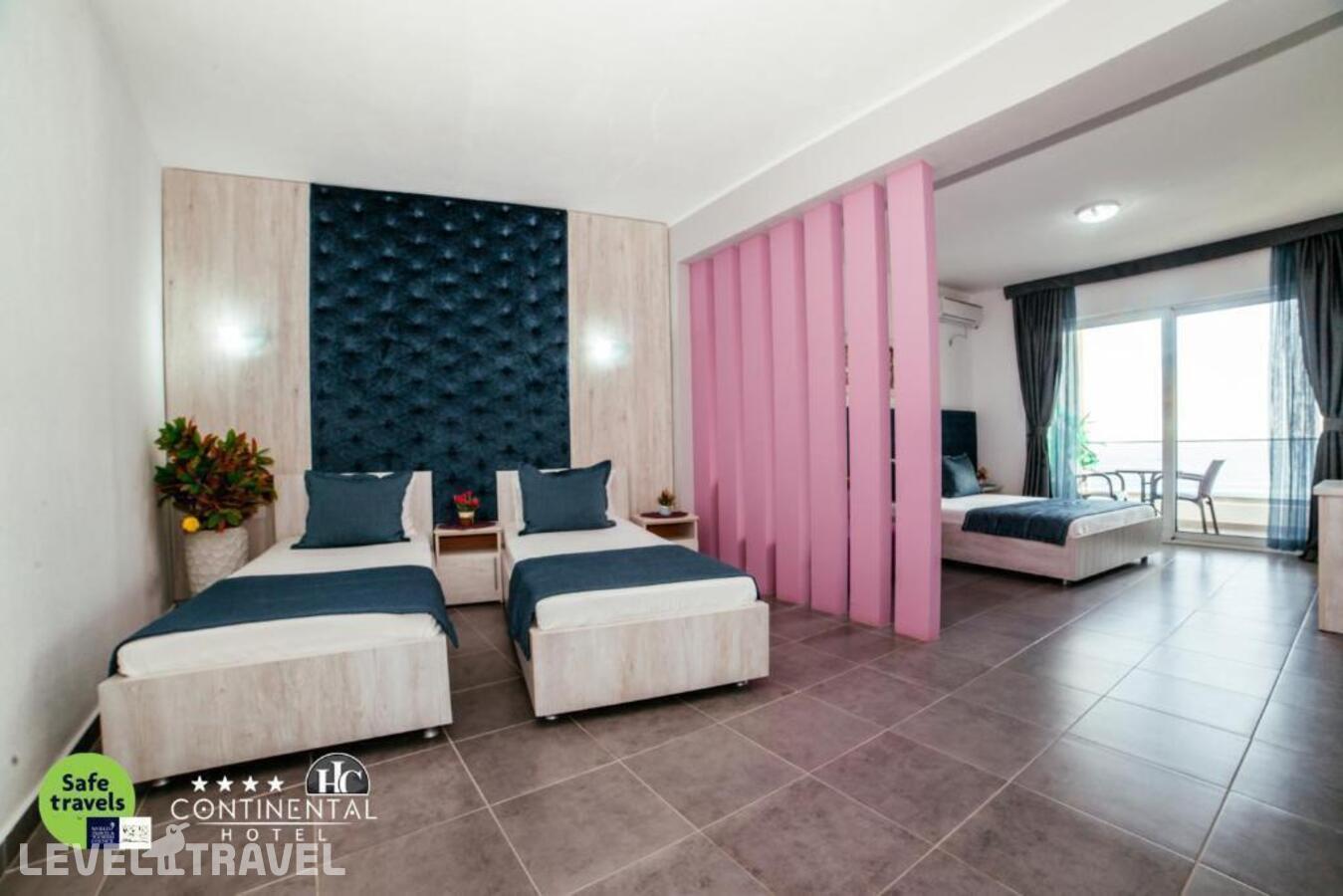 фотографии номера Семейный номер Standard с балконом и с видом на море отеля Continental Hotel в Черногория(Улцинь) - фото №6