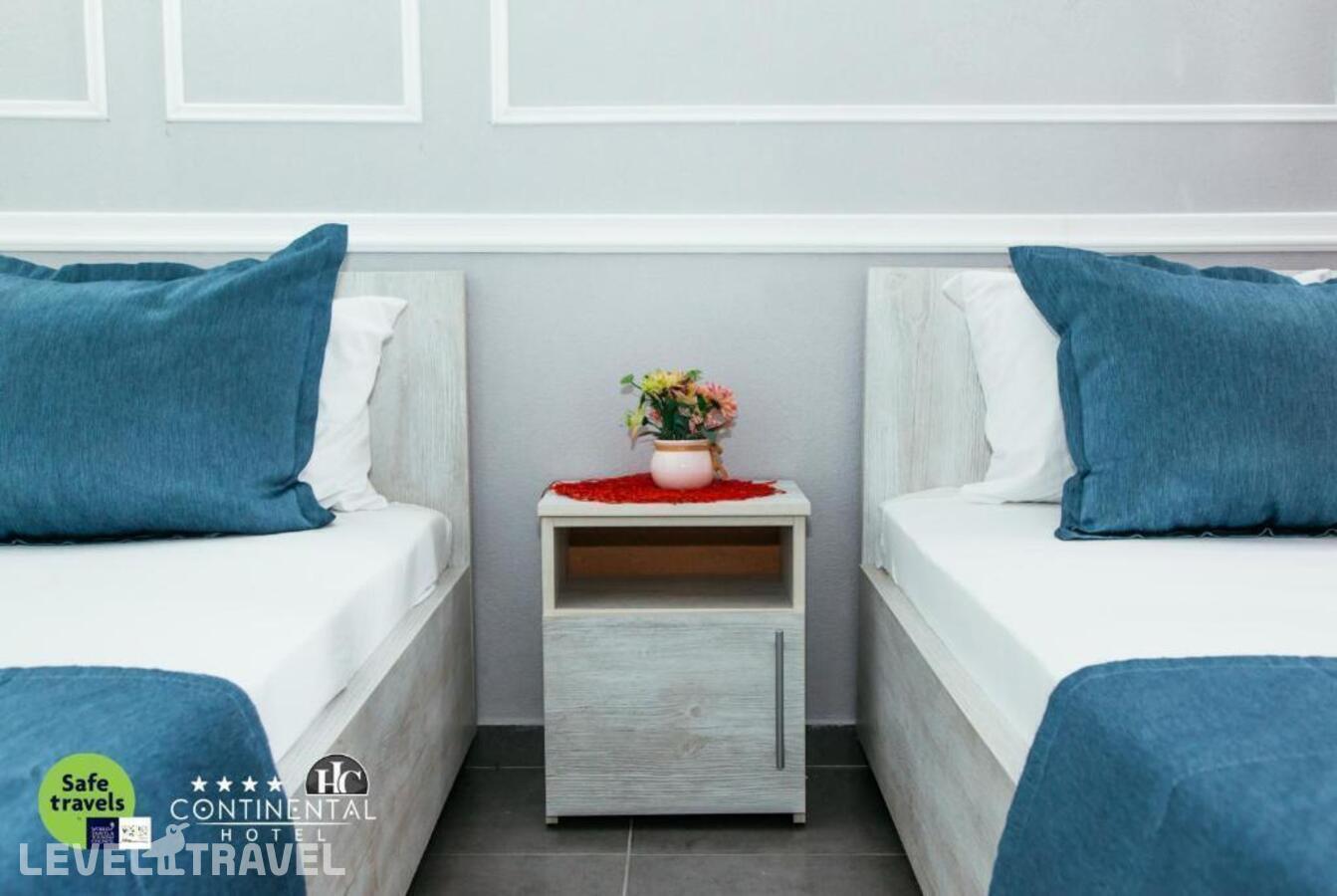 фотографии номера Семейный номер Standard с балконом и с видом на море отеля Continental Hotel в Черногория(Улцинь) - фото №1