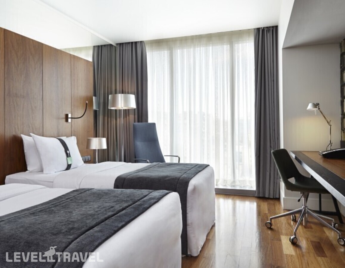фотографии номера Стандартный номер отеля Holiday Inn Tbilisi Hotel в Грузия(Тбилиси) - фото №1